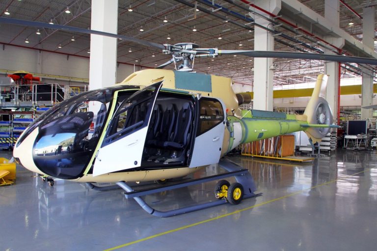Novo helicóptero EC130 T2 chega ao Brasil