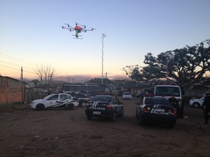 Polícia utiliza “drone” em ação contra o tráfico em Porto Alegre e Eldorado do Sul, RS