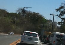 Aeronave da PM pousa em rua e para trânsito após captura de suspeitos