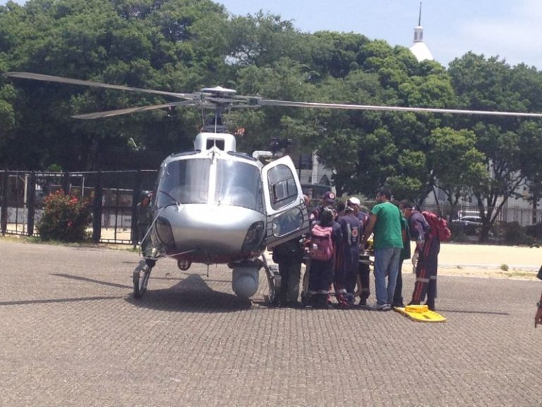 Policial Militar sofre acidente de trânsito e é atendido por helicóptero em Fortaleza, CE