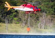 Bombeiro 01 atua em combate a incêndio em Goiás