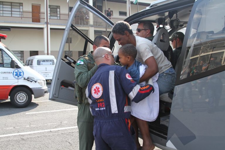 Helicóptero do GRAER realiza resgate de criança vítima de queimaduras no Paraná
