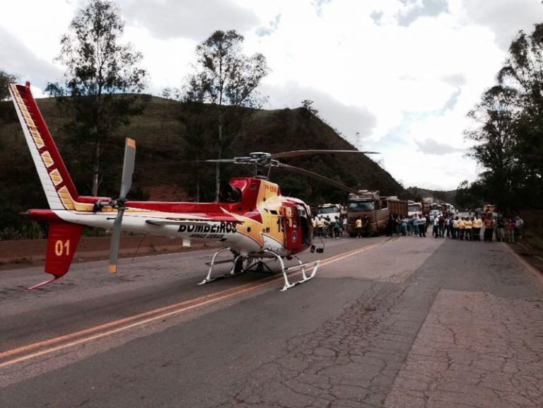 Arcanjo 1 socorre vítima de capotamento na BR 040, em Minas Gerais