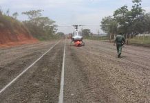 Águia e bombeiros apagam fogo em depósito de açucar em Santa Adélia/SP