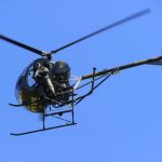 Helicóptero ajudou nas buscas do terceiro assaltante, que conseguiu escapar. Foto: Porthus Junior / Agência RBS