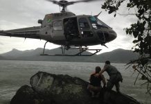 Águia 01 resgata mãe e filhos na Ilha dos Ratos em Santa Catarina