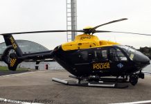Helicóptero da polícia cai sobre bar em Glasgow, na Escócia