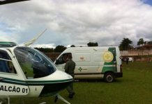 Falcão 01 resgata jovem que caiu de telhado em Bom Sucesso