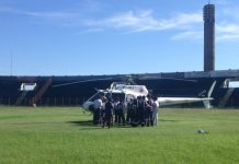 Profissionais fazem treinamento para trabalhar no helicóptero do SAMU, em Cascavel/PR