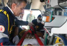 EC145 da PM da Bahia resgata tripulante de embarcação estrangeira em alto mar