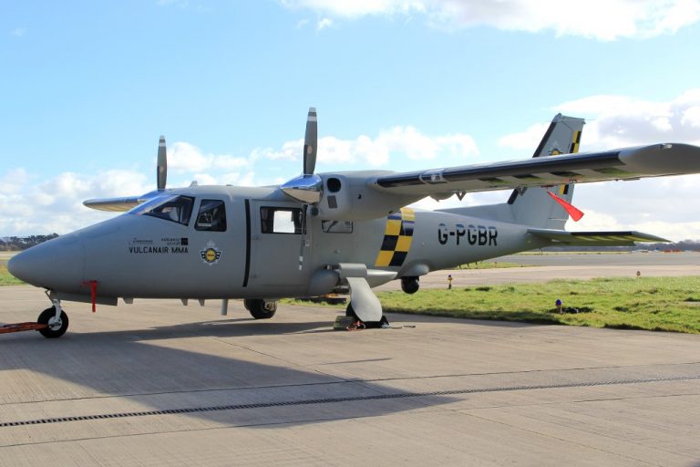 Servico Nacional de Aviação Policial inglês concedeu a Airborne Technologies contrato para equipar o avião Vulcanair P68R