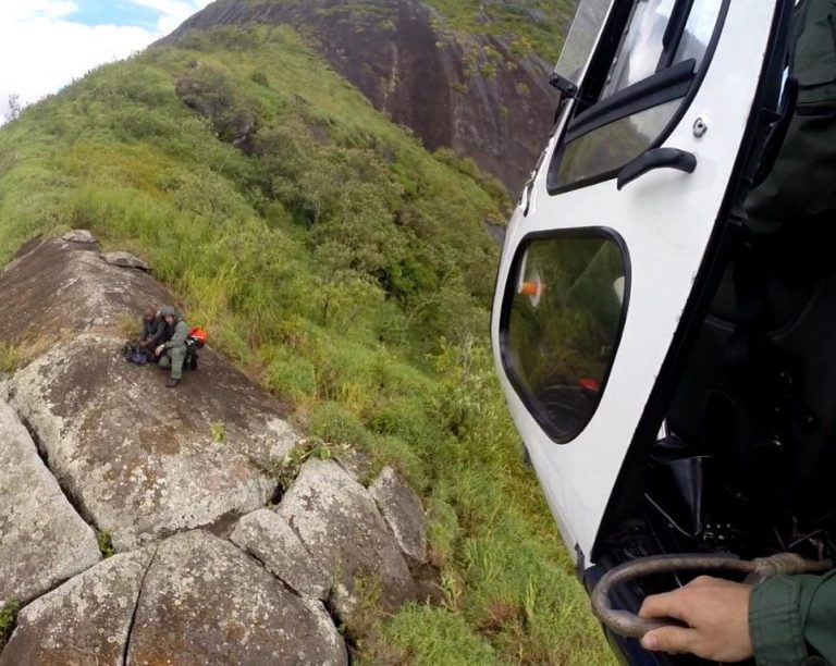 Harpia 02 resgata pessoa em Moxuara/ES