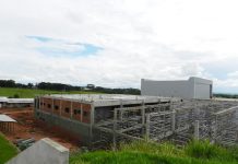 Obras em hangar da PM estão paradas; empresa demitiu equipe