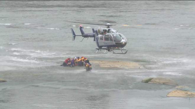 Helicóptero EC145 realiza salvamento em rio nos EUA