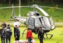 Helicóptero da Polícia Civil trouxe alimentos para famílias canoinhenses