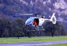 Marenco Swisshelicopter voa helicóptero SKYe pela primeira vez