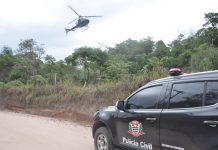Busca a assaltante é feita com ajuda de helicóptero da Polícia Civil