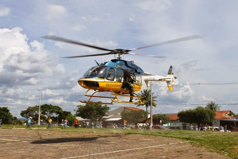 PRF/SAMU atende paciente atingido por patada de cavalo em Divinópolis de Goiás