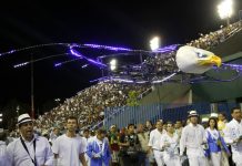 ANAC notifica Portela por desfile com drones