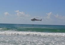 Guarda-vidas fazem treinamento com aeronave na Praia do Francês