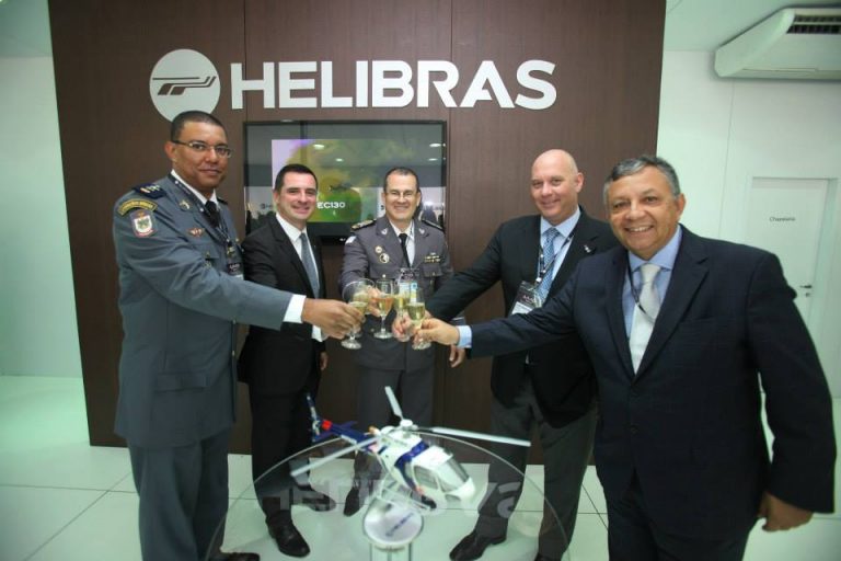 Helibras homenageia Notaer do Espírito Santo pelo inicio das operações de resgate com o AS350 B3
