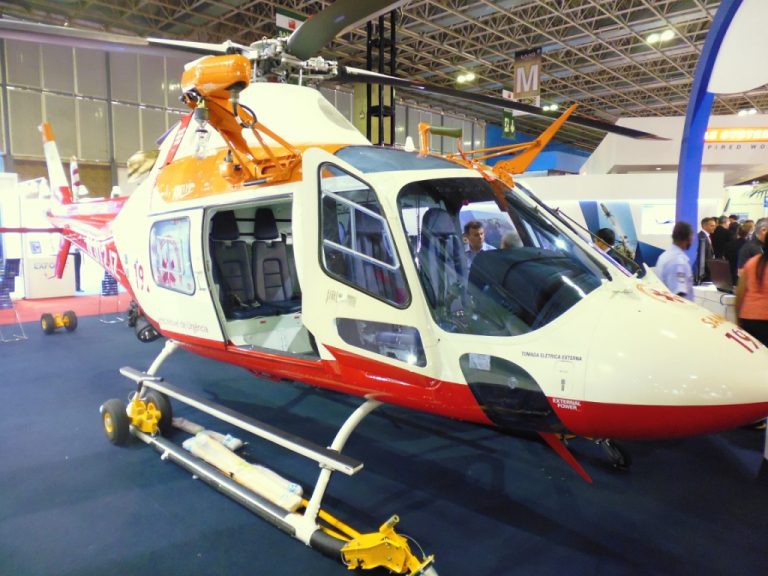 Helicóptero do SAMU 192 que será operado pela Brigada Militar foi apresentando na LAAD 2015