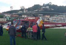 Vítima de acidente na SC-410 é transferida de helicóptero
