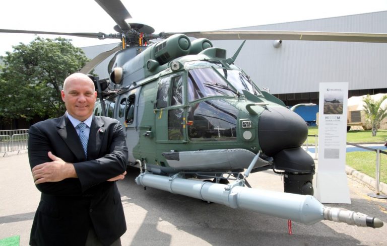 Presidente da Helibras recebe o WOCA 2015