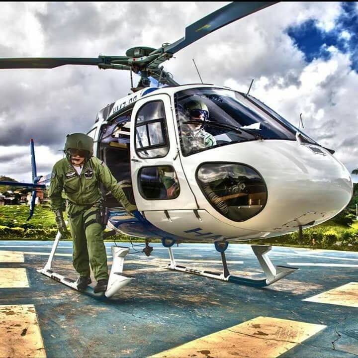 História de piloto que salvou mais de 150 vidas nas chuvas do Espírito Santo vira livro