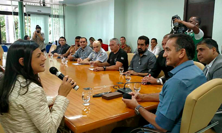 Governo do Amapá oficializa compra de helicóptero