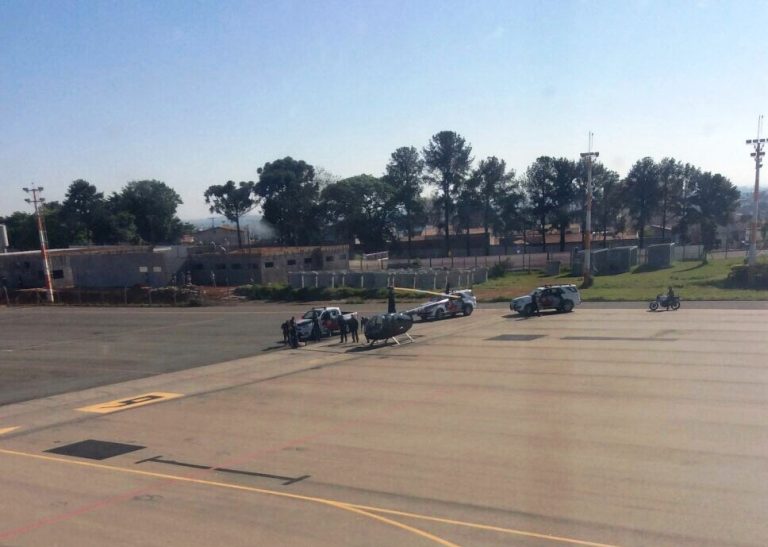 Piloto é detido pela polícia suspeito de transportar drogas em helicóptero