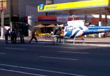 Helicóptero da PM pousa na Reta da Penha para remoção de paciente