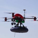 Bombeiros utilizam VANT equipado com boia em Copacabana