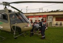 Helicóptero Águia presta atendimento de socorro à uma idosa em São Joaquim