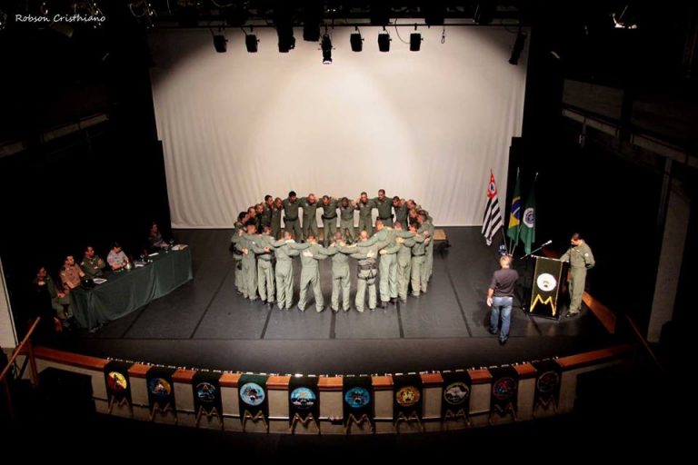 Novos tripulantes operacionais se formam no CTO realizado na Base de Piracicaba