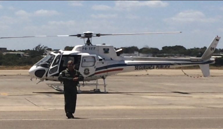CEIOPAER/RN forma mais um Comandante de Helicóptero