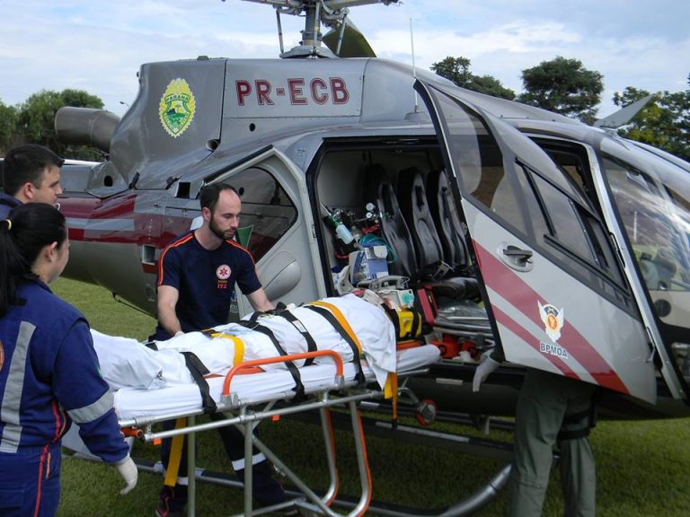 BPMOA/PR: Helicóptero transporta vítima de acidente para Apucarana/PR