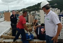 BOA/SC: Resgate de operários em laje de prédio, em Florianópolis/SC