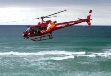 Arcanjo resgata menina em costão de Santa Catarina; pai e irmã sumiram