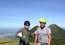 Águia 01 e Bombeiros de Jaraguá do Sul resgatam piloto de parapente