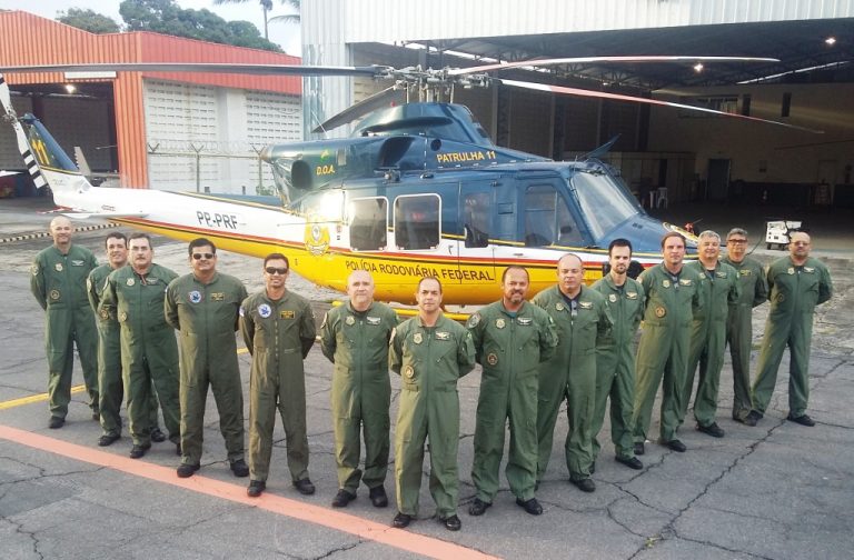 Comandantes do GTA-PE concluem Ground School do Helicóptero Bell 412