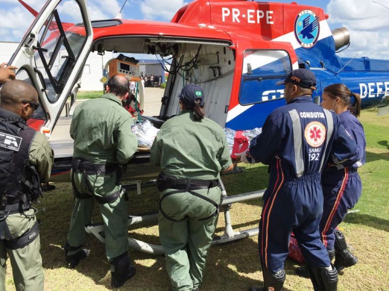 GTA-PE/SAMU resgata vítimas de acidente automobilístico na PE-60