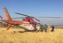 Bombeiros resgatam vítima de queda de parapente