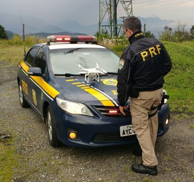 Com auxílio de drone, PRF identifica balão caído na Serra do Mar em Morretes (PR)