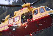 Helicópteros de salvamento resgatam turistas presos em teleférico nos Alpes franceses