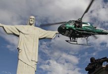 O que falar quando as palavras lhe faltam? Rio de Janairo ( RJ ) 06/04/2013 - Treinamento do BOPE no Cristo Redentor - Foto Reginaldo Pimenta