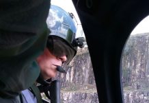 Tripulantes operacionais do Grupamento Aéreo realizam treinamento de tiro policial