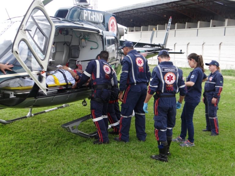 Helicóptero do SAMU transporta paciente com problemas cardíacos para Arapongas/PR