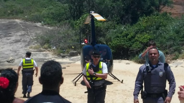 Helicóptero é apreendido e piloto é preso em praia no Espírito Santo