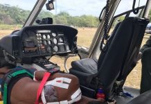 Jovem baleado nas costas é socorrido pelo Grupamento Aéreo